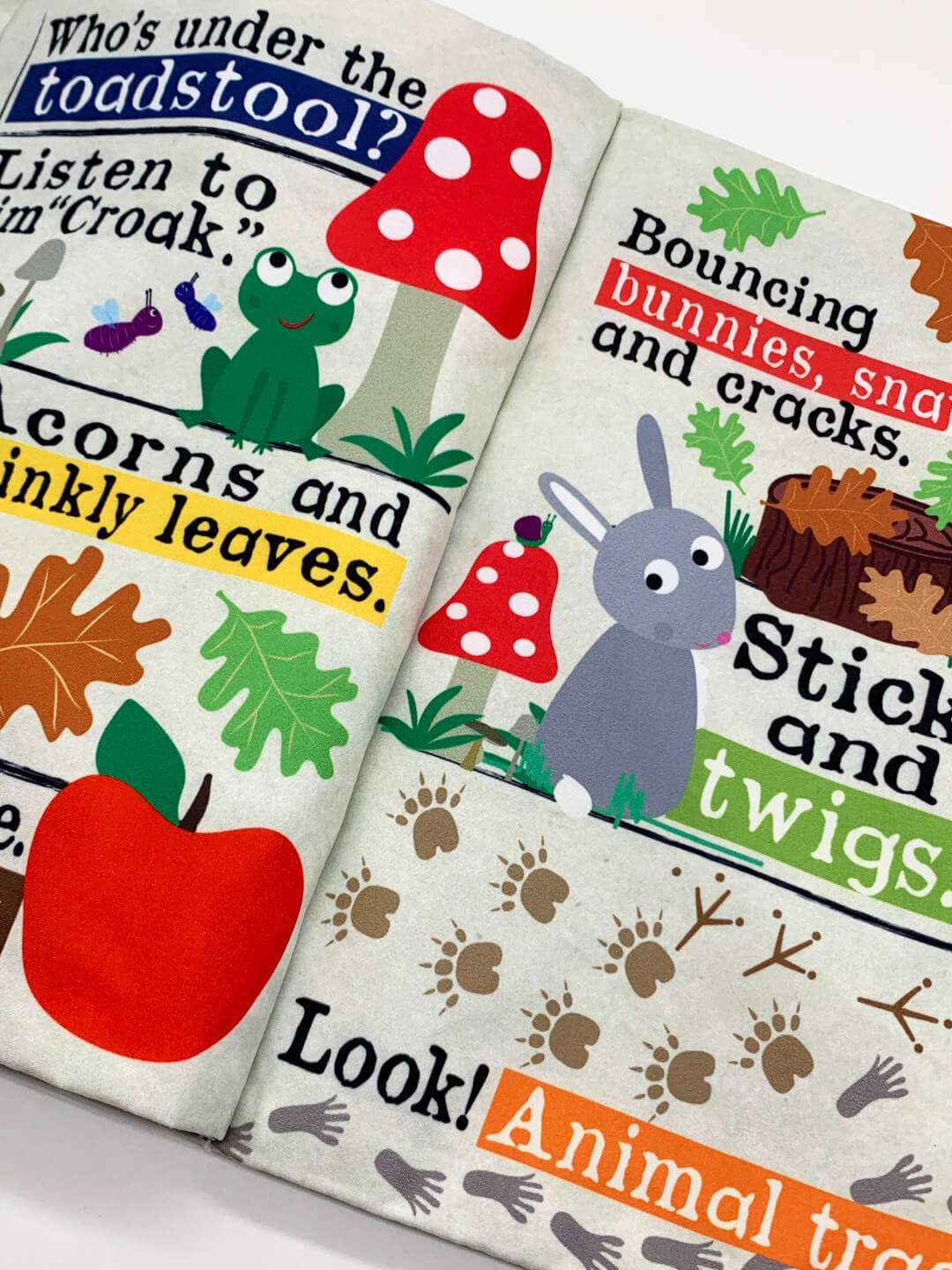 Crinkly Cloth: We're going on a Nature Trail
