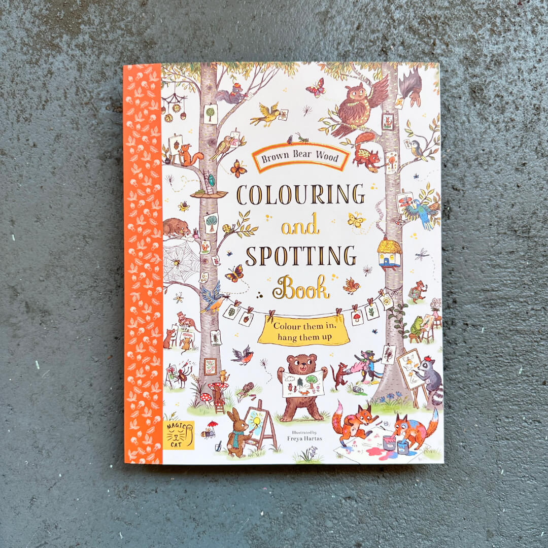 Brown Bear Wood: Colouring and Spotting Book