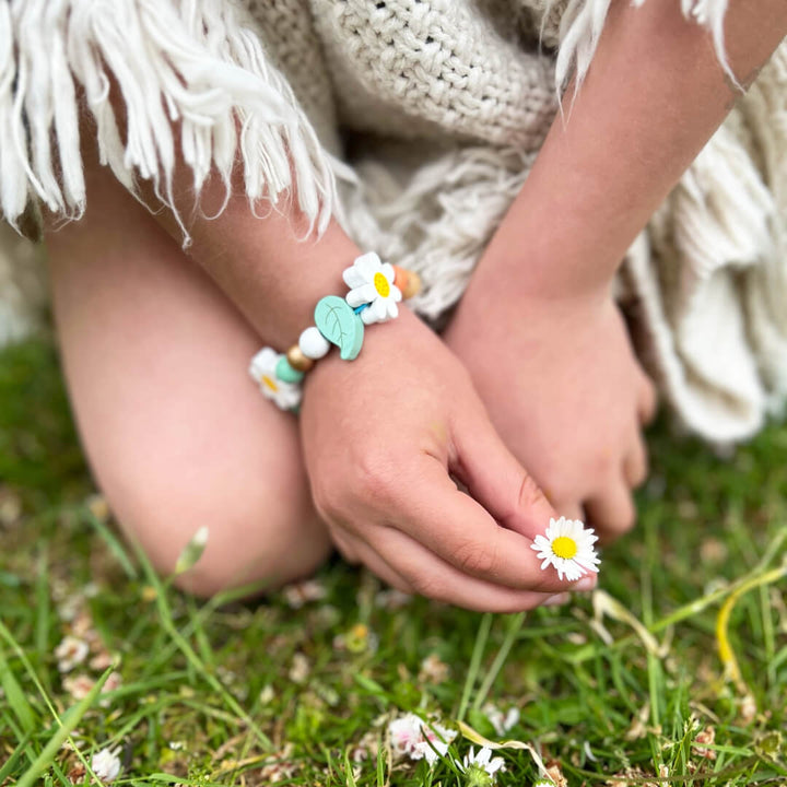 Make Your Own Daisy Chain Bracelet Kit