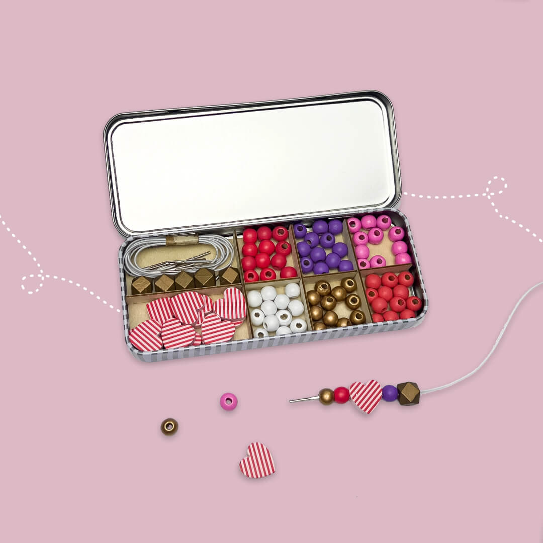 Love & Heart Bracelet Kit Tin