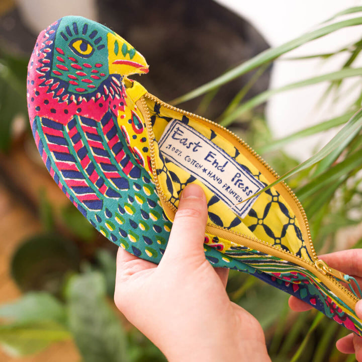 Parrot Pouch